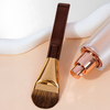 STREAK-FREE FOUNDATION BRUSH
